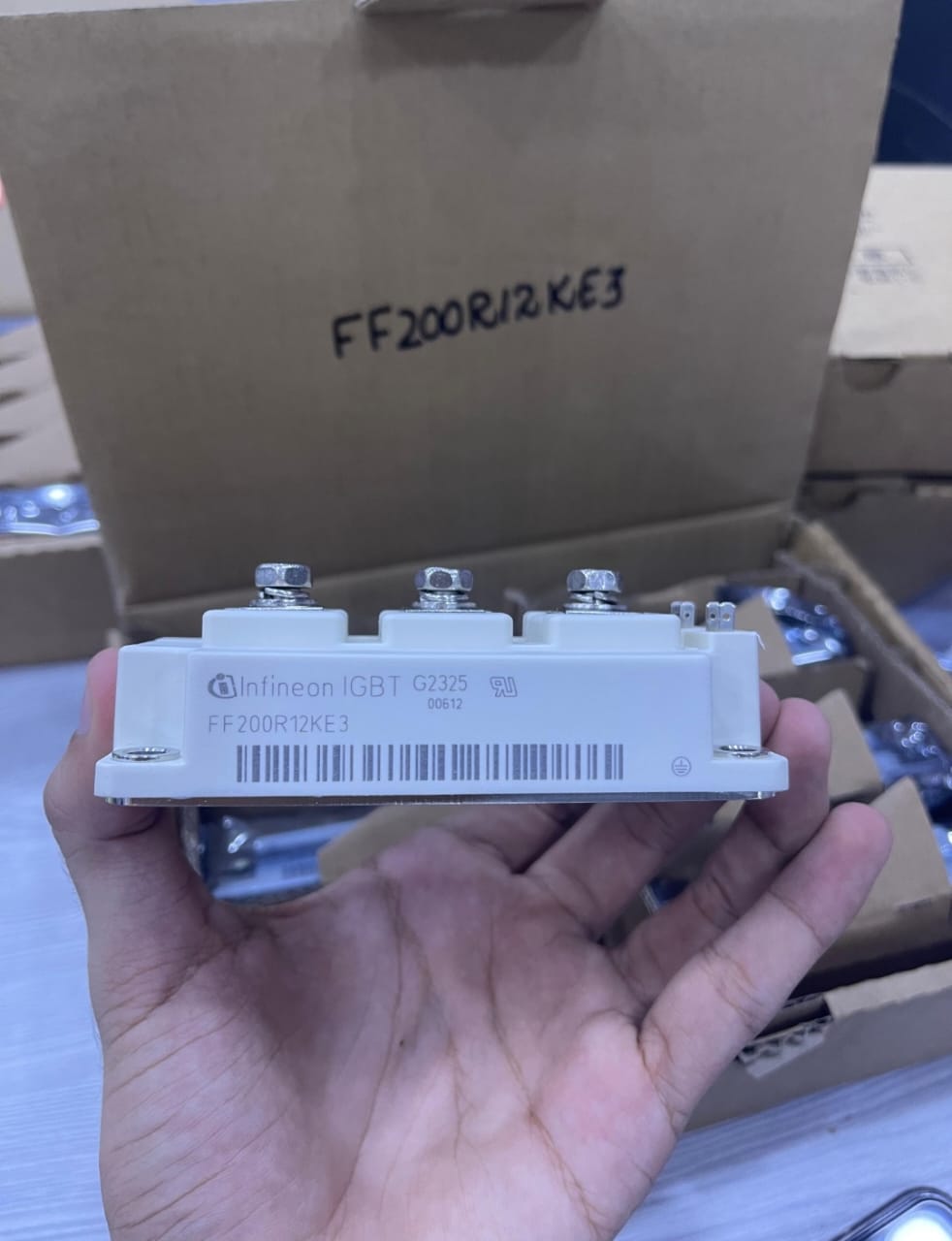 Infineon FF200R12KE3 1200V, 200A IGBT Module