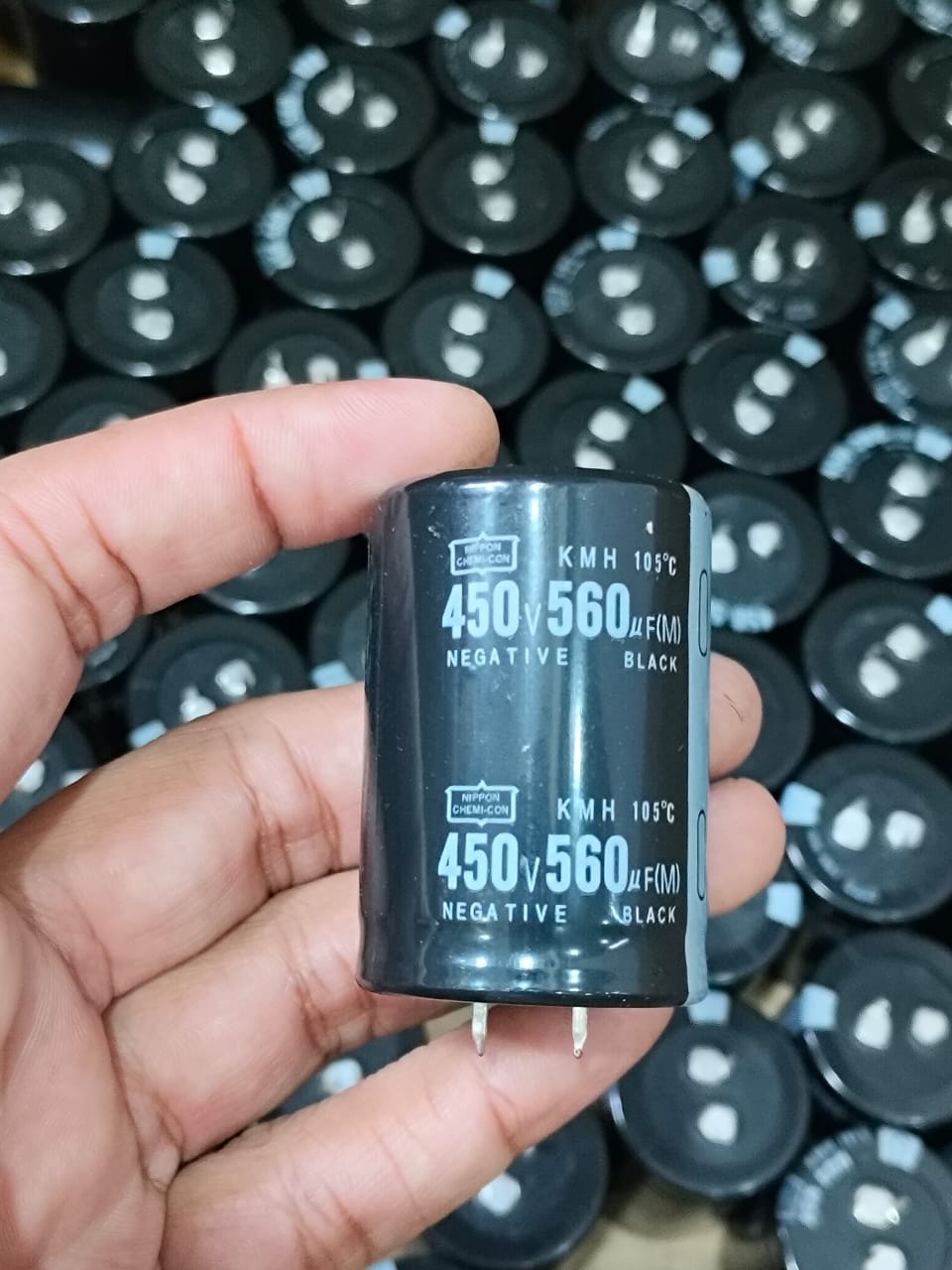 560uF 450V Capacitor