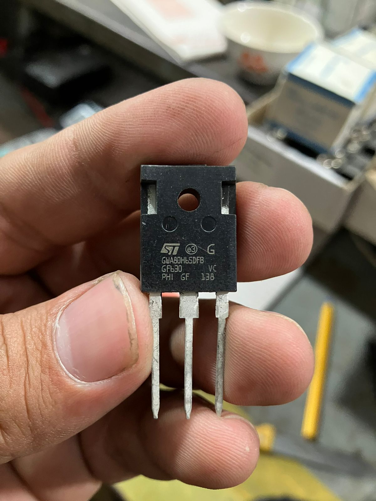 ST 80H65 IGBT Power Transistor with Three Terminals for High Voltage Applications