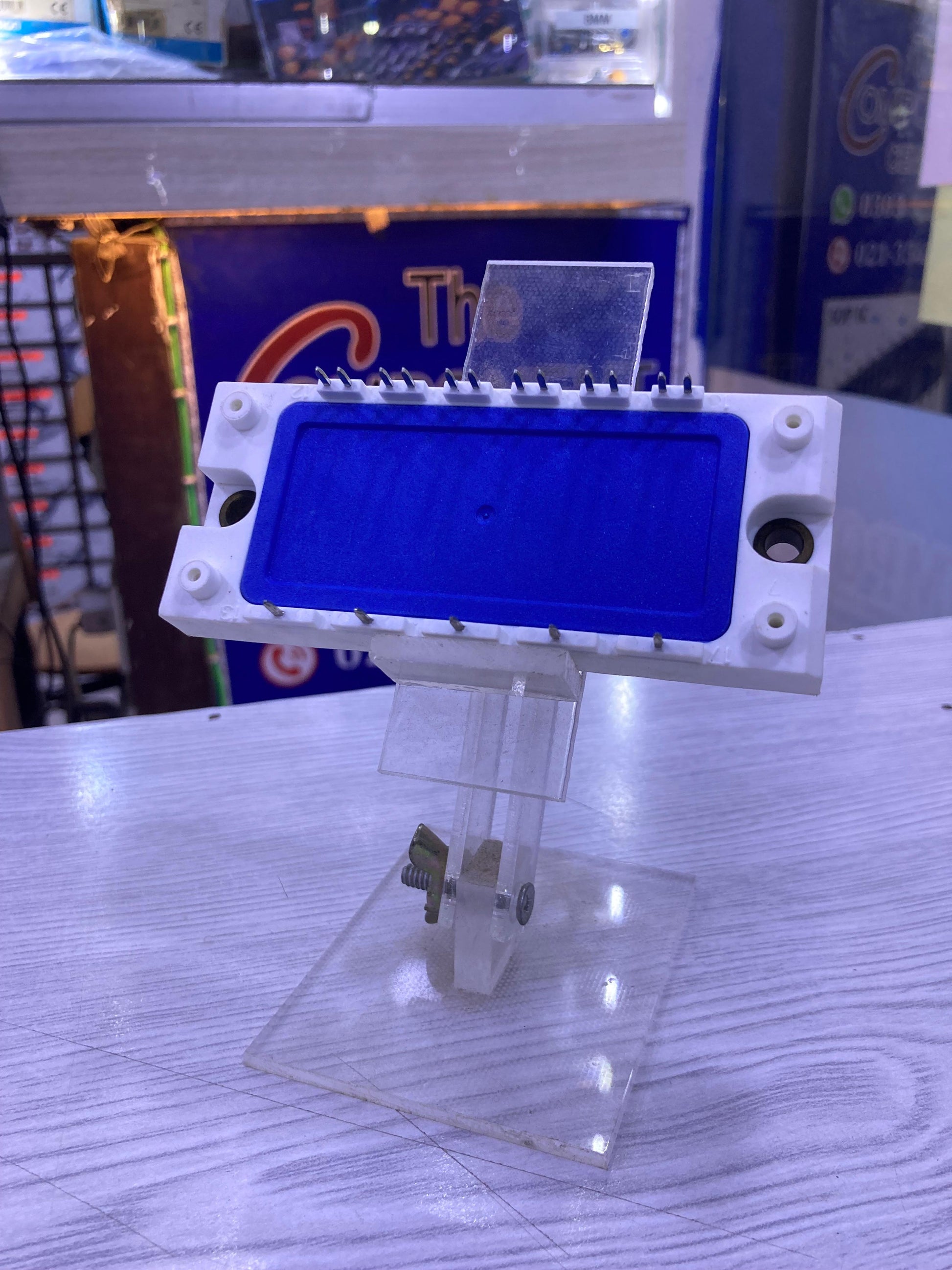 Side angle of Infineon BSM35GD120DN2E3224 IGBT module used in high-voltage 3-phase motor control and power conversion systems