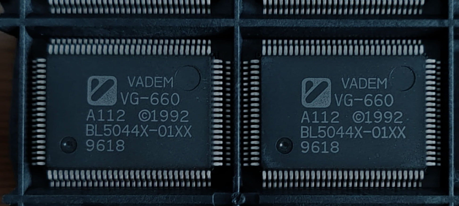 VADEM VG-660 integrated circuit chips in antistatic tray showing chip markings and pins